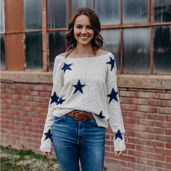 Cross Back Star Sweater - Picture 2 of 5